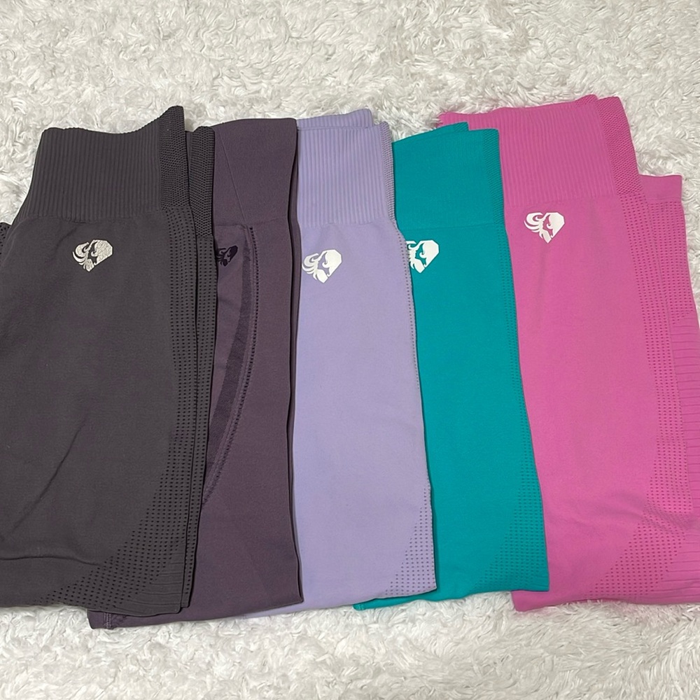 Seamless leggings for sale size large super offer all for $30.